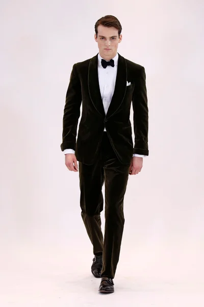 Look 19